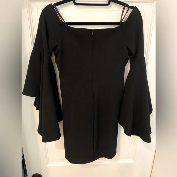 Backstage off shoulder dress - Picture 3 of 4